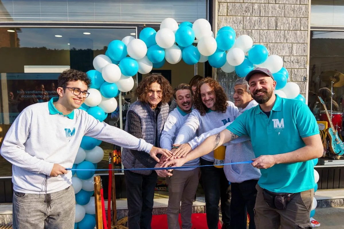 Inaugurazione di Effe Store da Tutto Musica Taulino
